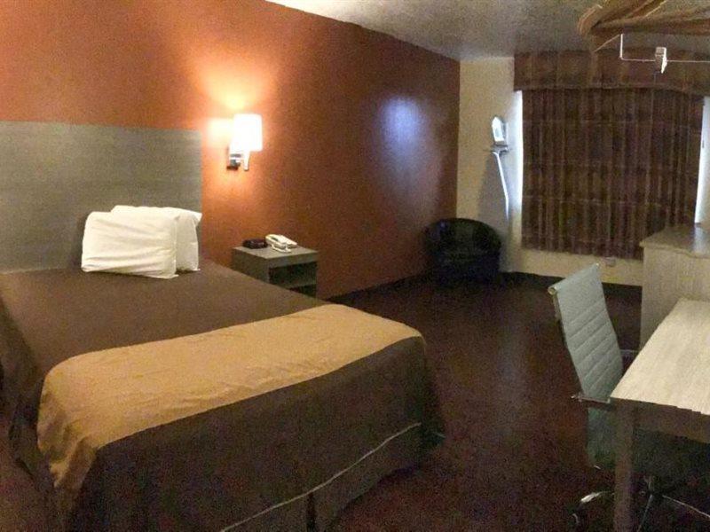 Rodeway Inn Moriarty Extérieur photo